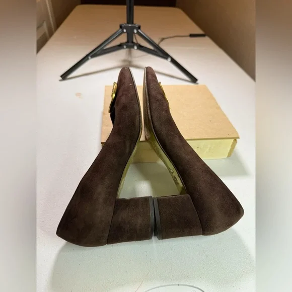 TORY BURCH Amy brown suede gold enamel logo detail low heel pumps shoes size 9.5 - Picture 9 of 12